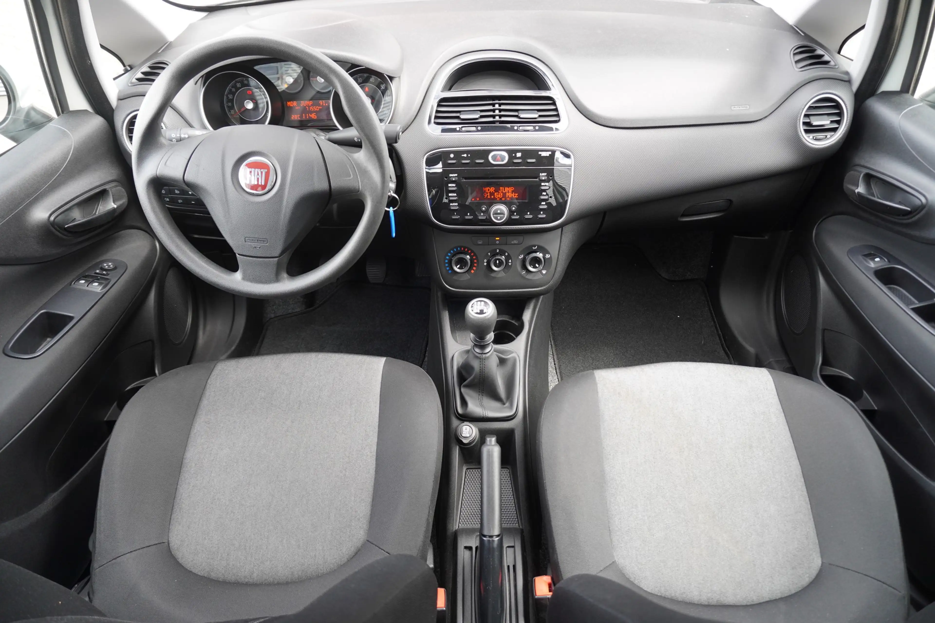 Fiat Punto 1.2 Young Klima Tagfahrlicht — photo 11