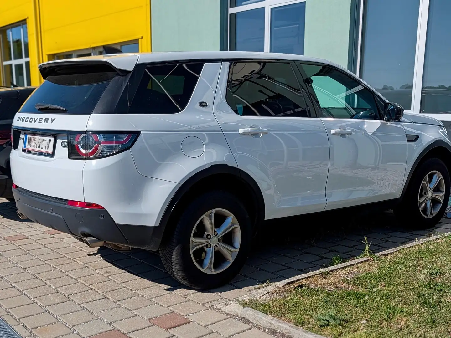 Land Rover Discovery Sport Discovery Sport 2,0 TD4 4WD Pure Aut. Pure Weiß - 1