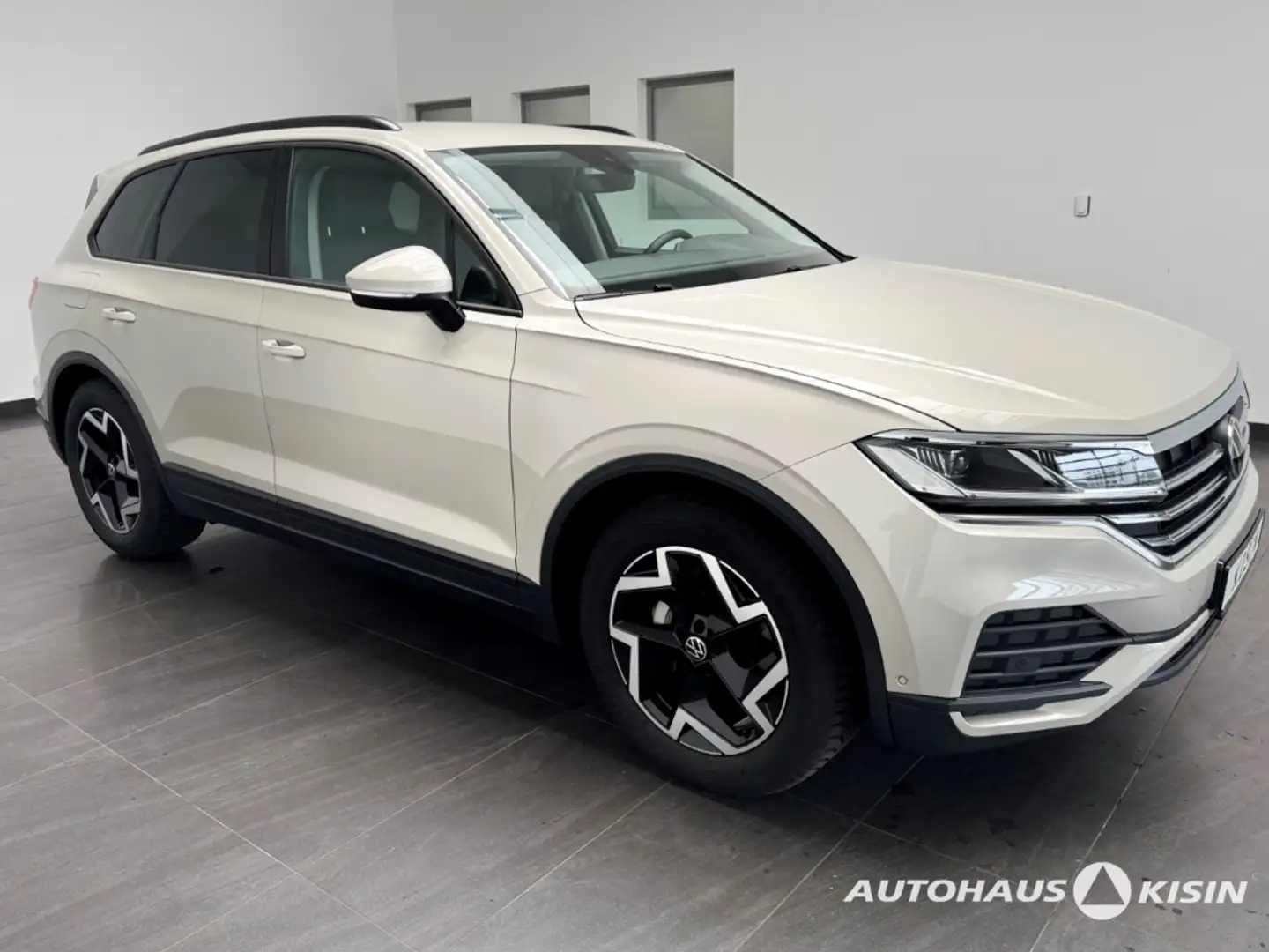 Volkswagen Touareg 3.0 TDI 4Motion V6 /AHK /CAM/NAVI/LED/LUFTF Beige - 2