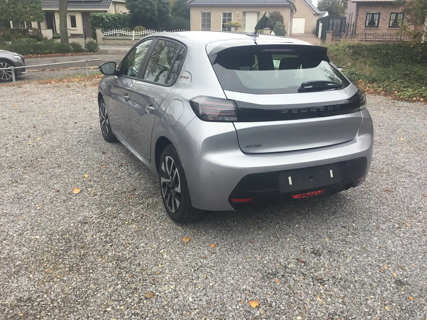 Peugeot 208 208 PureTech 100 Style Grijs - 2