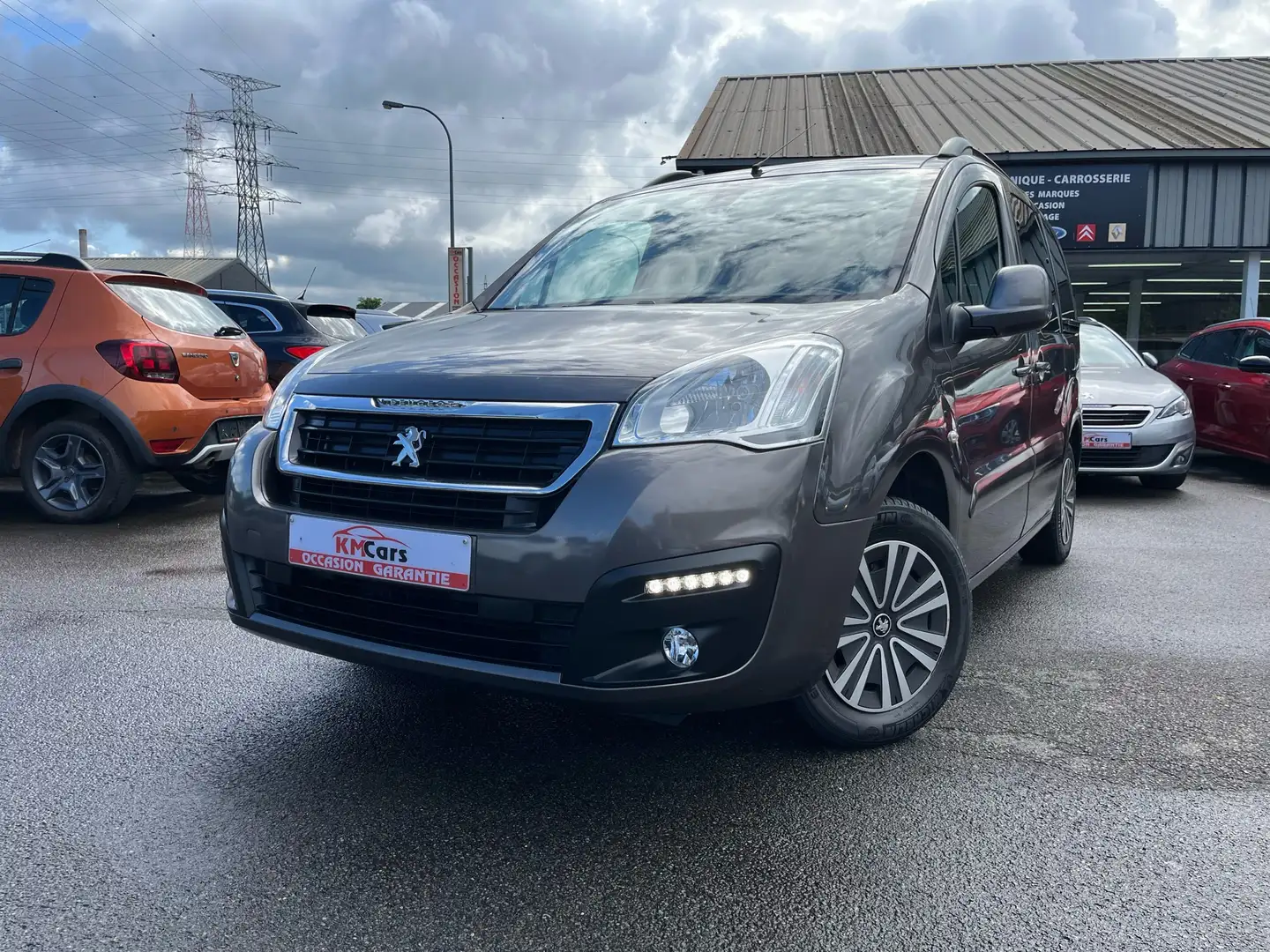 Peugeot Partner 1.2i ESSENCE /AIRCO/CARNET D'ENTRETIEN COMPLET / Gris - 1