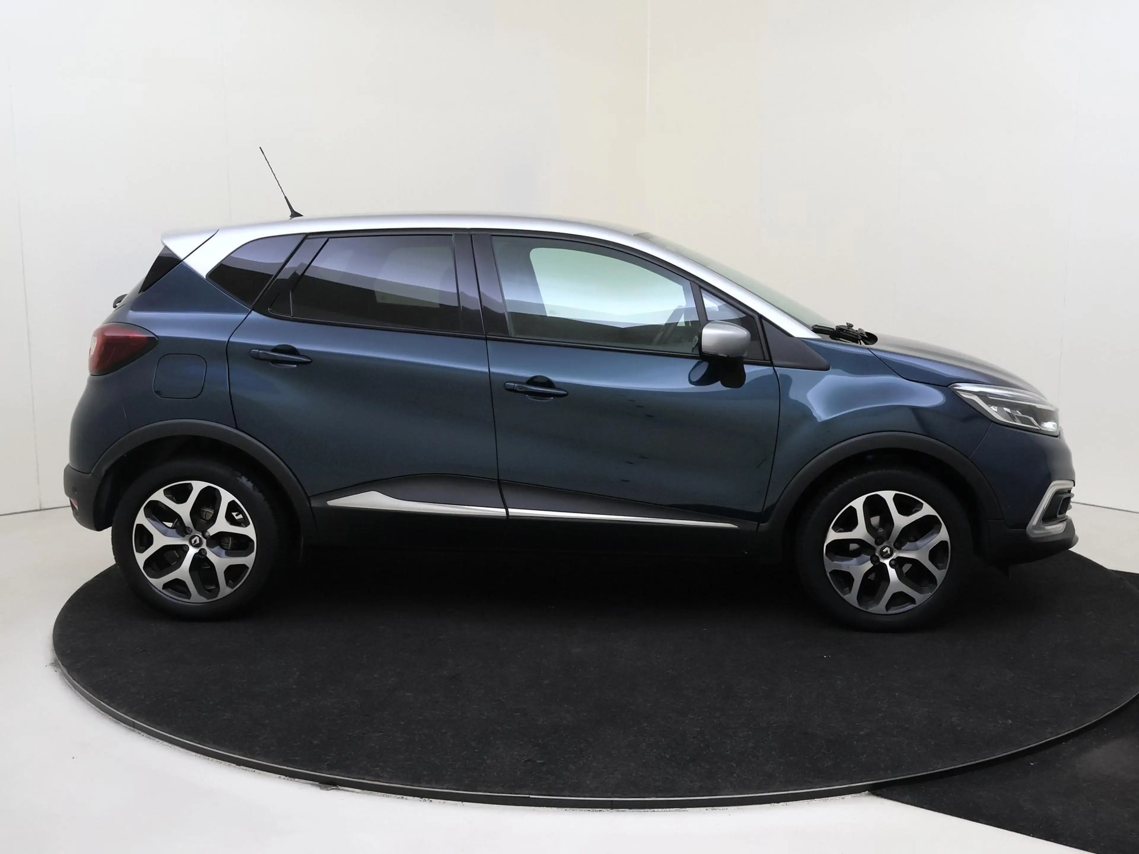 Renault Captur 0.9 TCe Intens | LM velgen | parkeersensoren | nav — photo 9