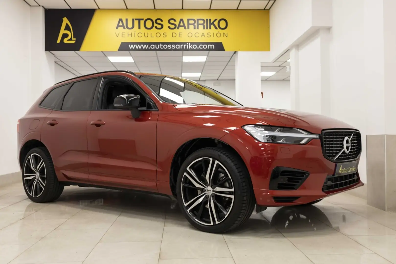 Volvo XC60 T6 Recharge R-Design Rojo - 1