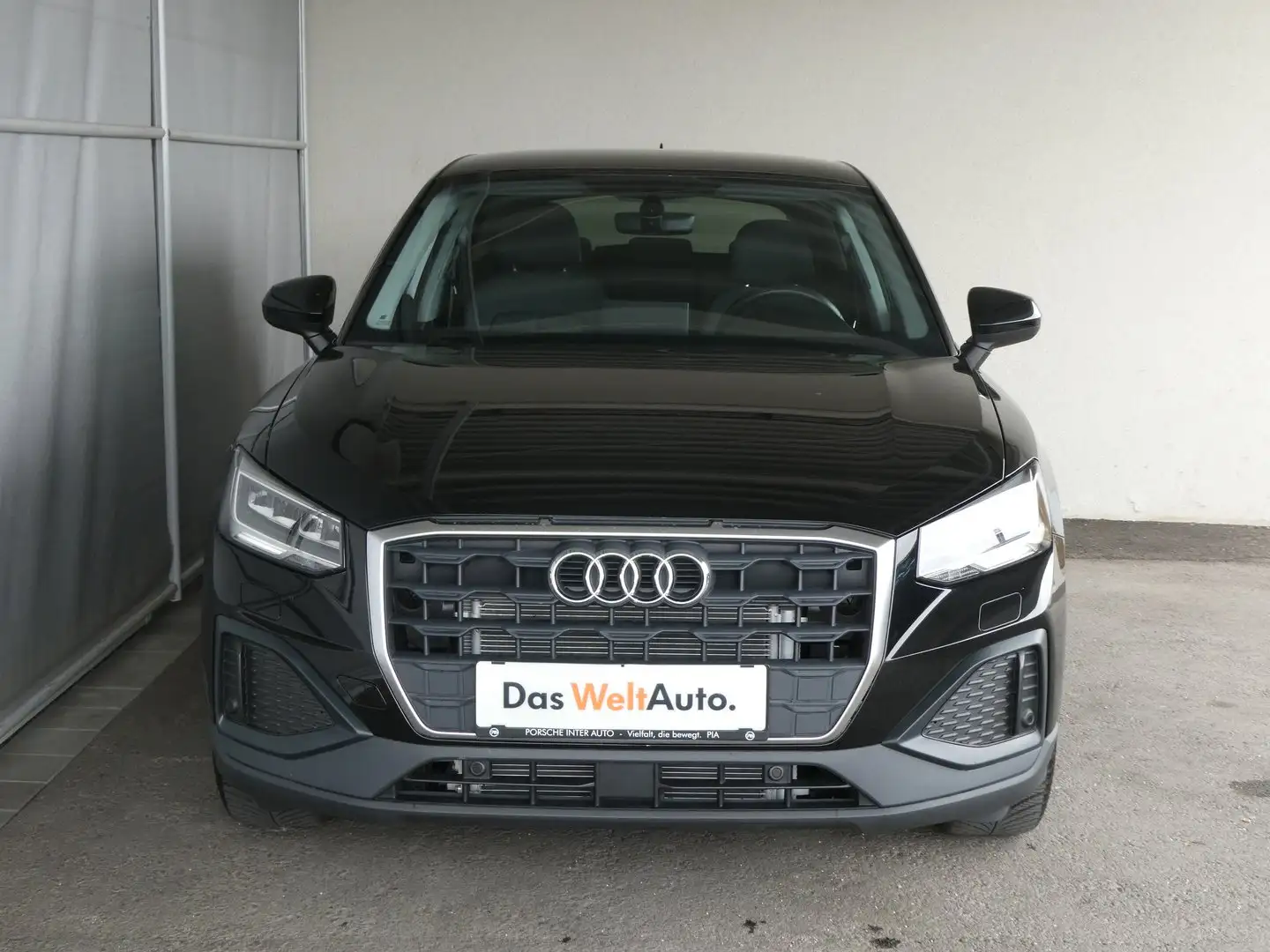 Audi Q2 35 TFSI Schwarz - 2