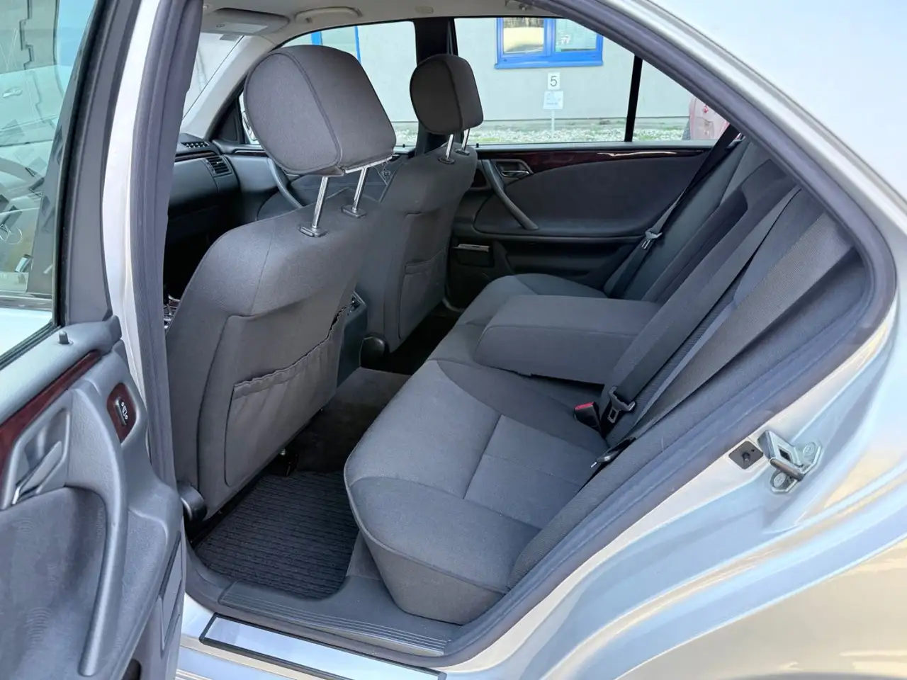 Mercedes-Benz E 220 CDI ELEGANCE +AUTOMATIK+SCHECKHEFT+, foto 10
