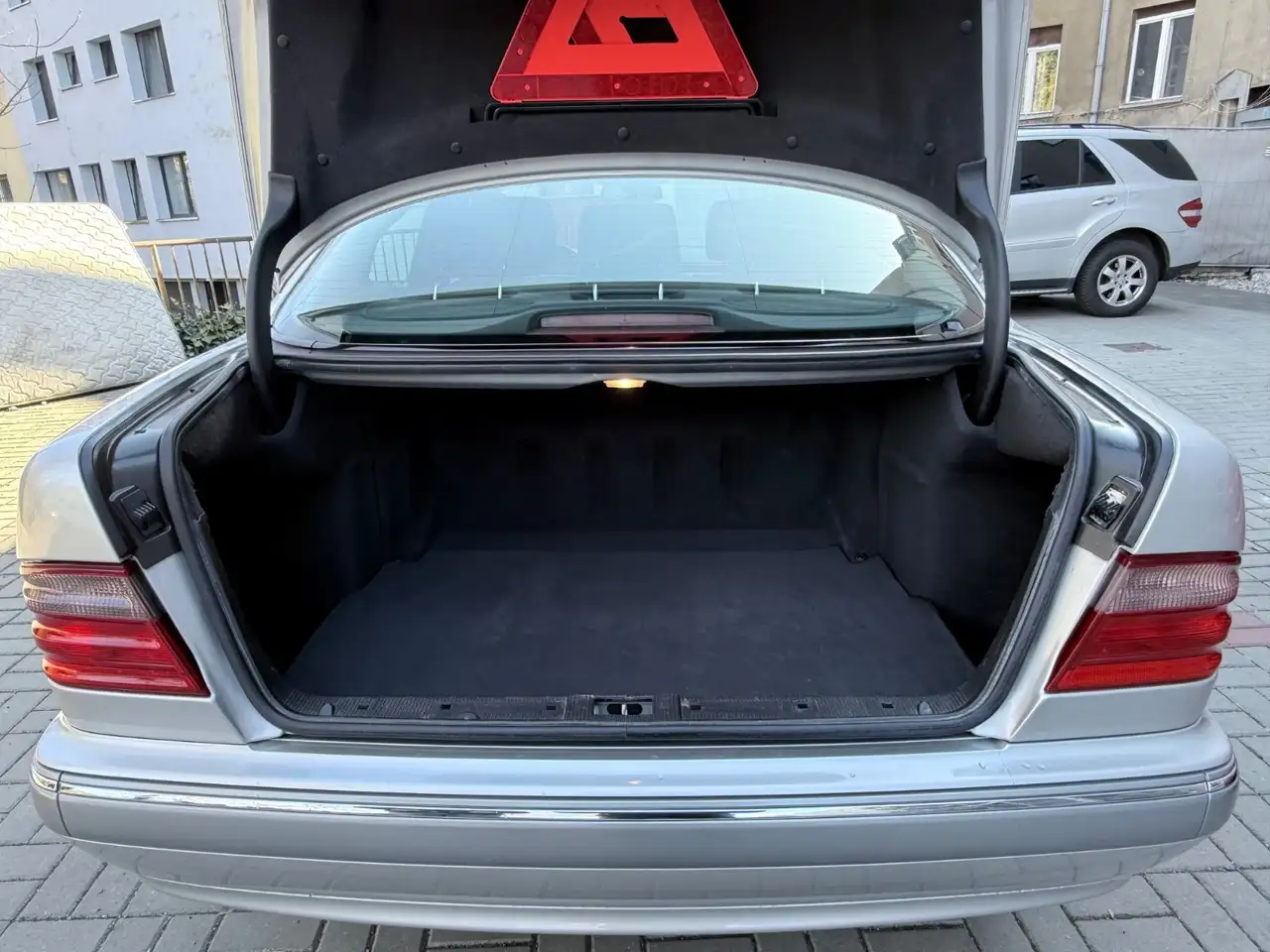 Mercedes-Benz E 220 CDI ELEGANCE +AUTOMATIK+SCHECKHEFT+, foto 11