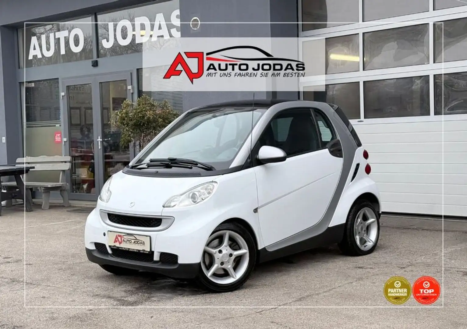 smart forTwo coupé **Freisprech/Navigation** Weiß - 1