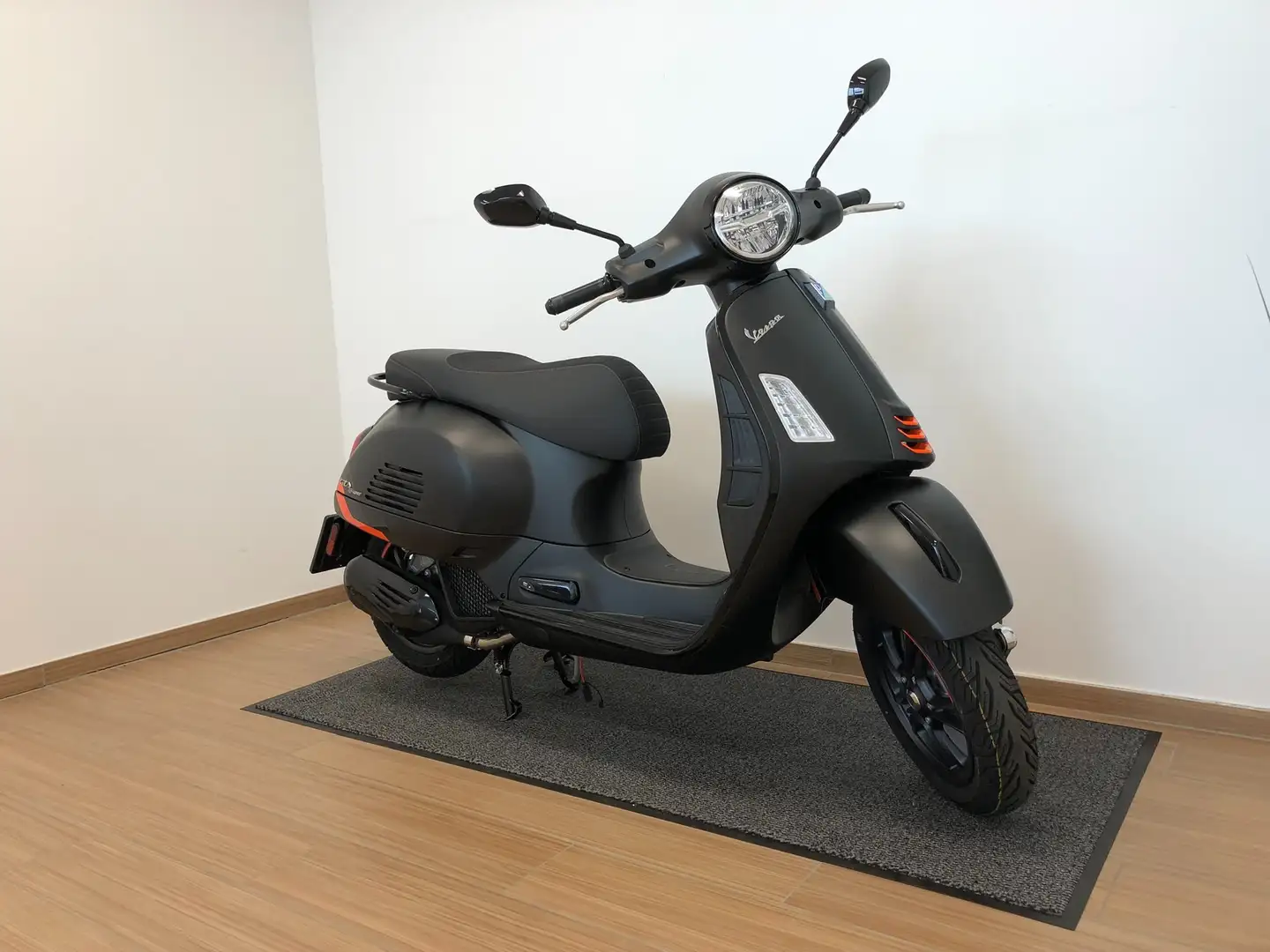 Vespa GTS Super 125 125 Super Sport inkl. 300,- Zubehörgutschein Schwarz - 2