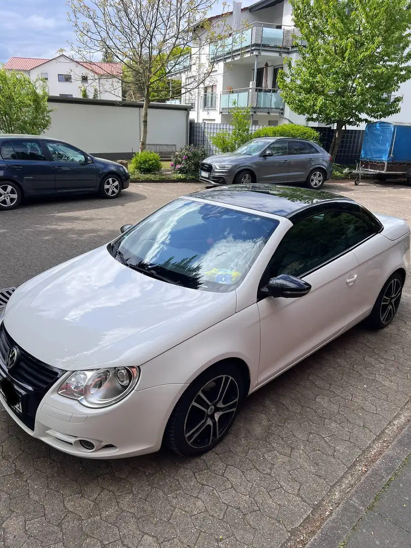 Volkswagen Eos Cabrio 2.0 TSI 211 PS / Automatik Bílá - 1