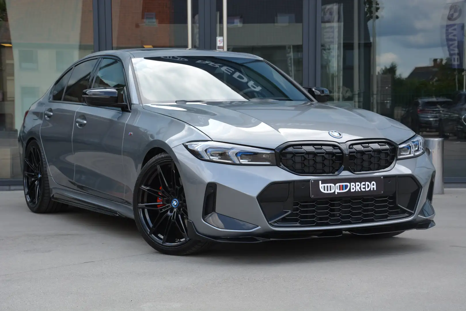 BMW 330 e M-Performance/Pano/HUD/Keyless/Memory seats/20" Gris - 1