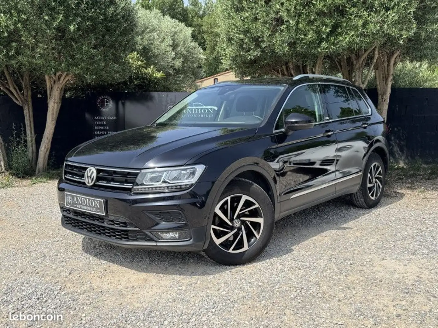 Volkswagen Tiguan 2.0 TDI 150CH CONNECT DSG7 EURO6D-T Zwart - 1