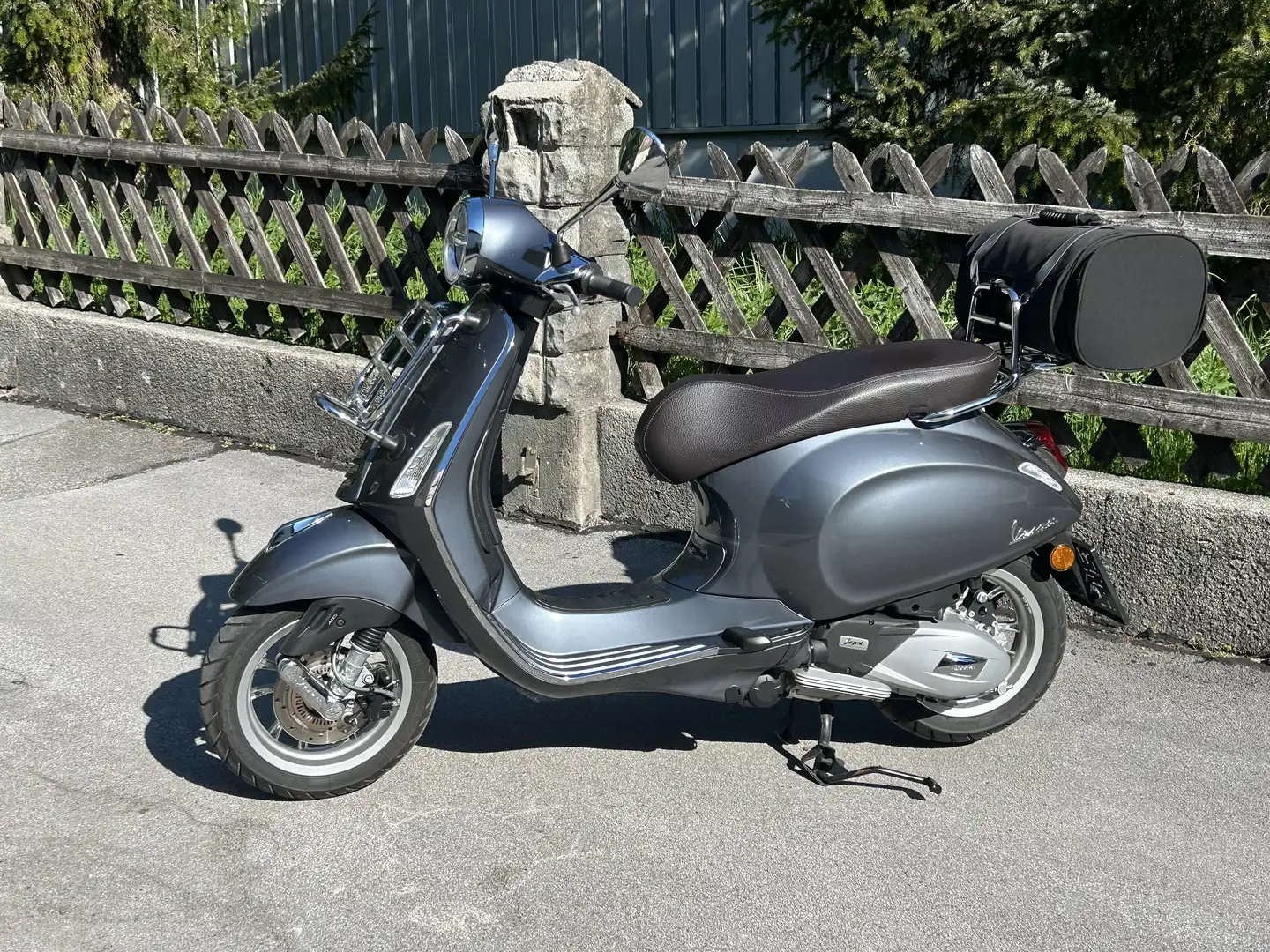 Vespa Primavera Touring 125 ABS, Pickerö Neu, Service Neu, Tasche Gris - 1