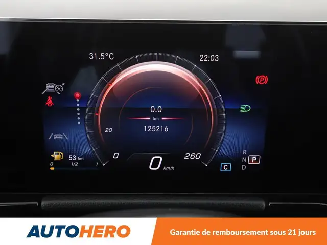 Mercedes-Benz GLA view 23