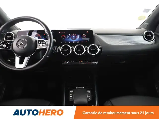 Mercedes-Benz Gla view 12