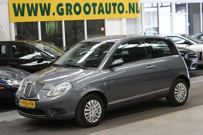 Lancia Ypsilon 1.4 Oro Airco, Stuurbekrachtiging