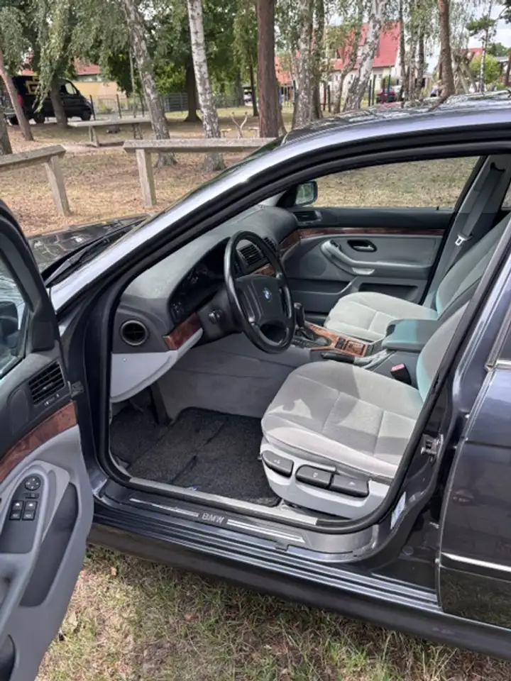 BMW 523i, foto 8
