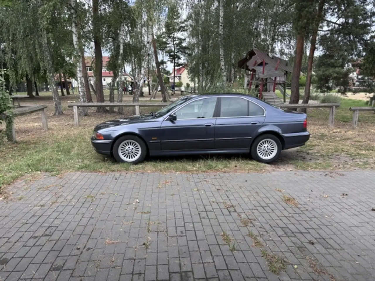 BMW 523i, foto 2