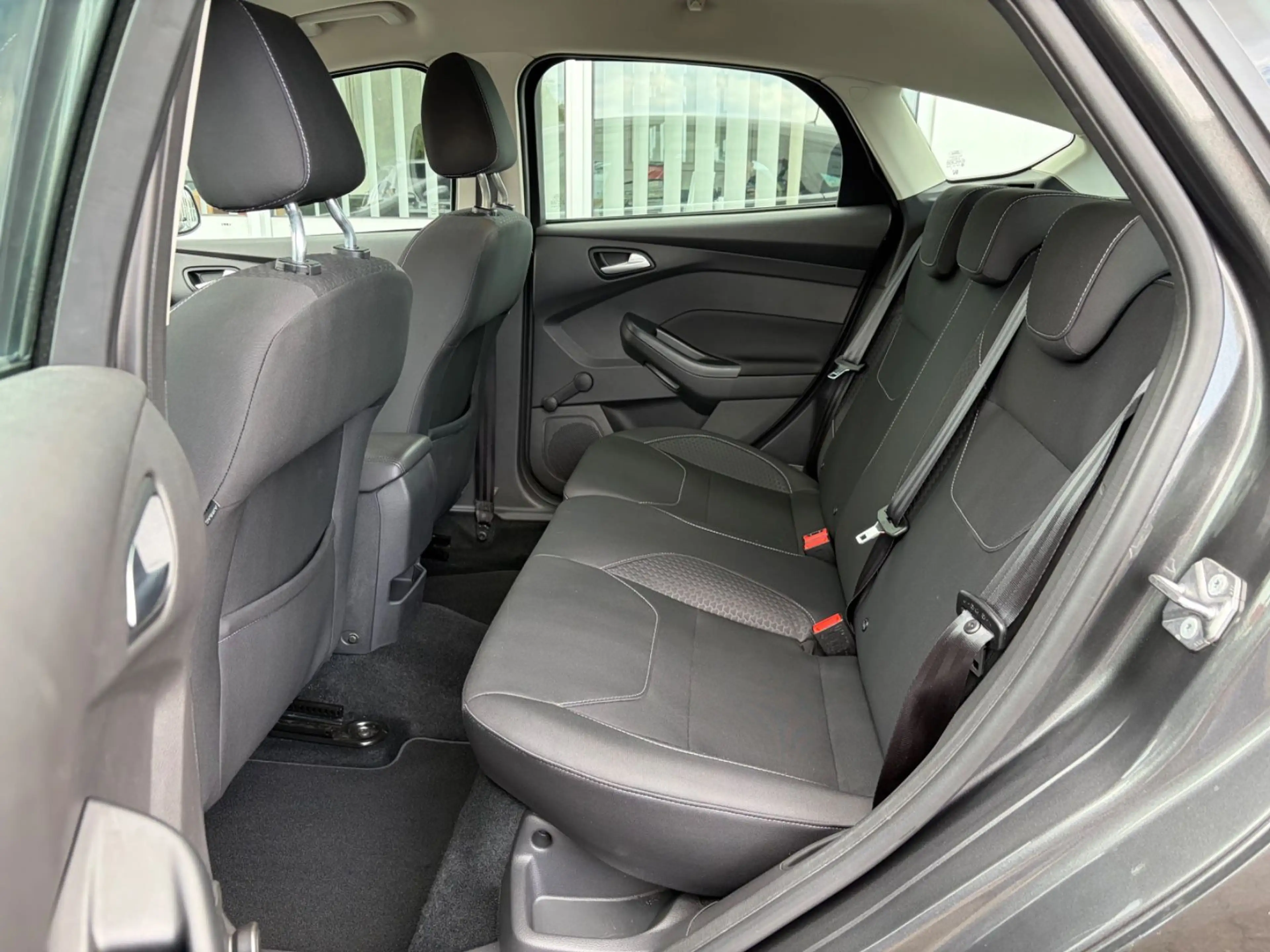 Ford Focus Sport 1.5*KLIMAA-*AHK*MFL*GARANTIE*TÜV*ALU — photo 15