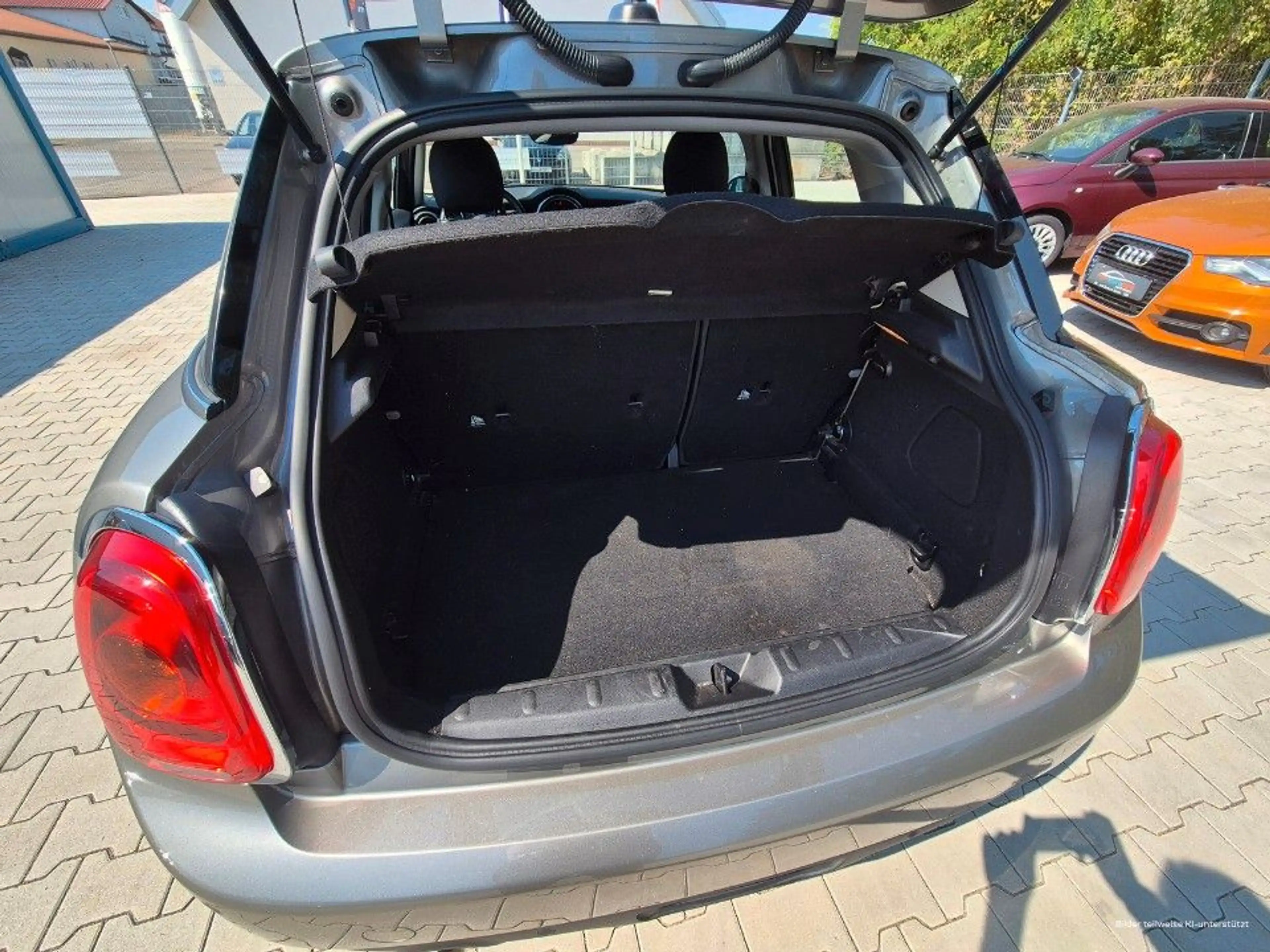 MINI One One 5-Trg. Klimaautom. LED-Ring Scheckheftgepf. — photo 12