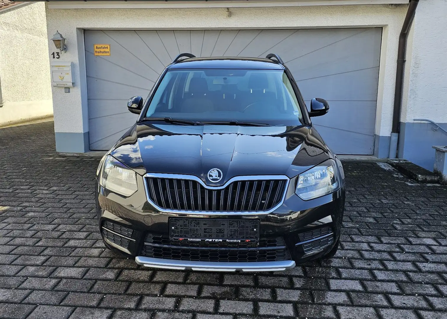 Skoda Yeti 2.0 TDI Cool Edition PDC 4x4 AHK Noir - 2