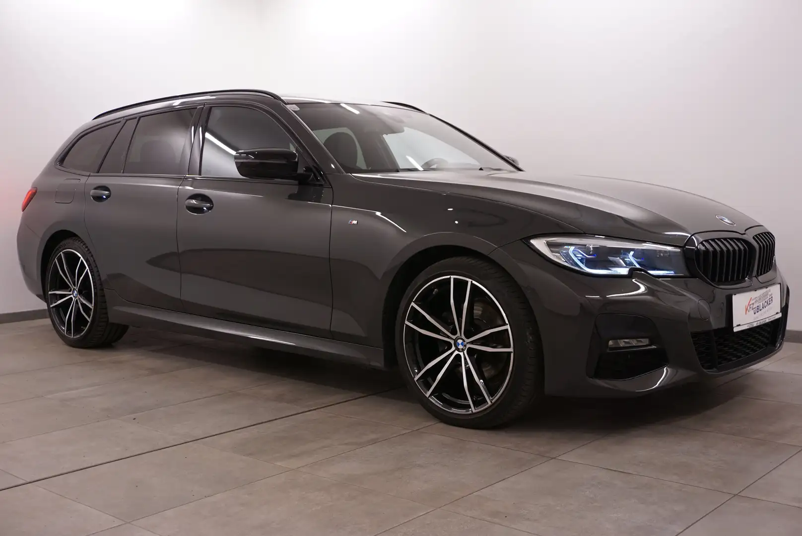 BMW 320 320xD M Sport// Laser // Anhängervorrichtung // Grau - 1