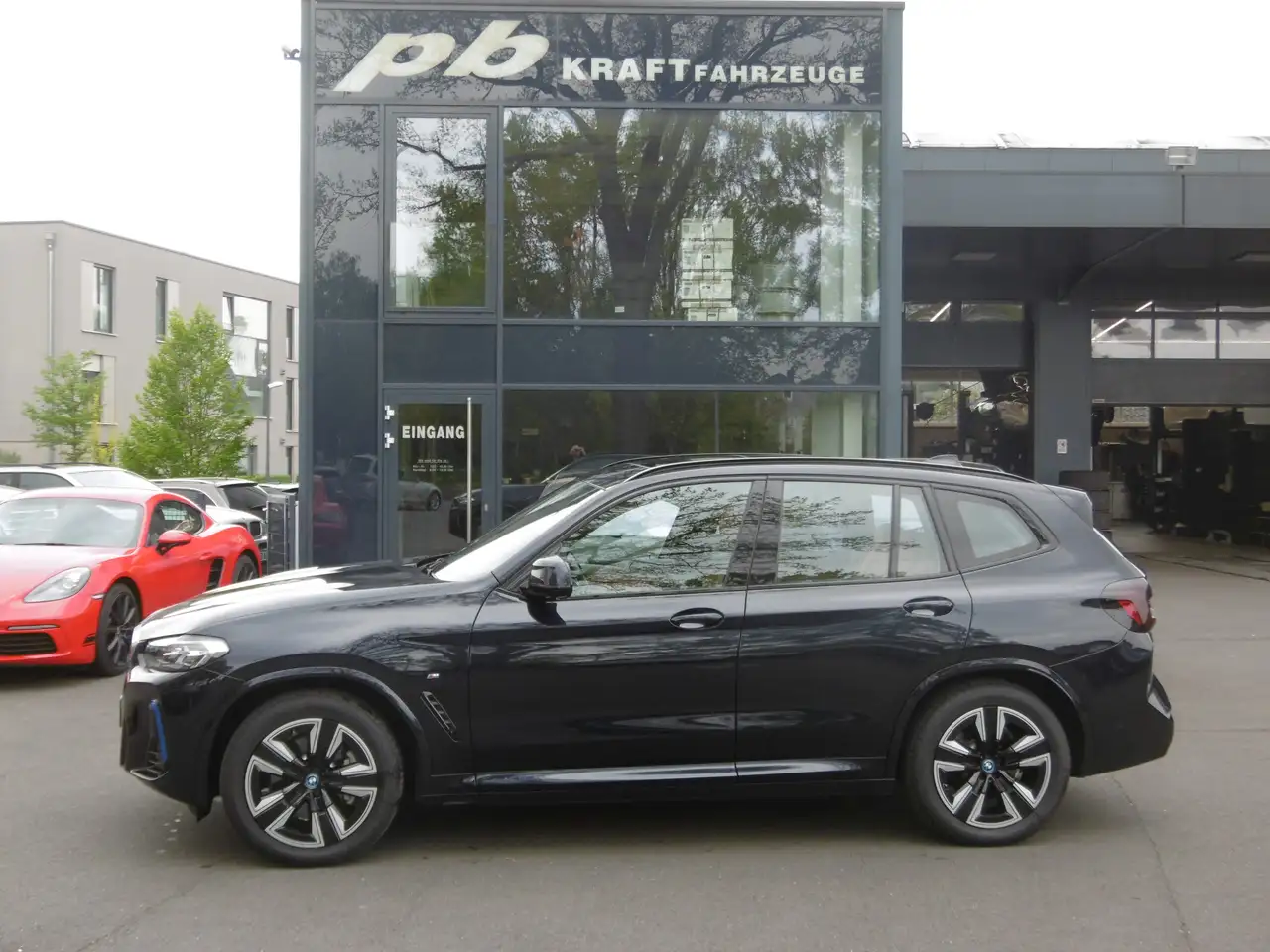 BMW iX