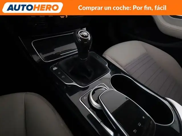 Mercedes-Benz C-Class view 26