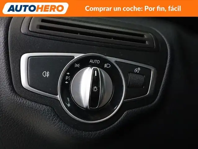 Mercedes-Benz C-Class view 29