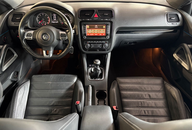 Volkswagen Scirocco 2.0 TSI*XENON*PANO*NAVI*PDC*SZHG*LEDER* — photo 11