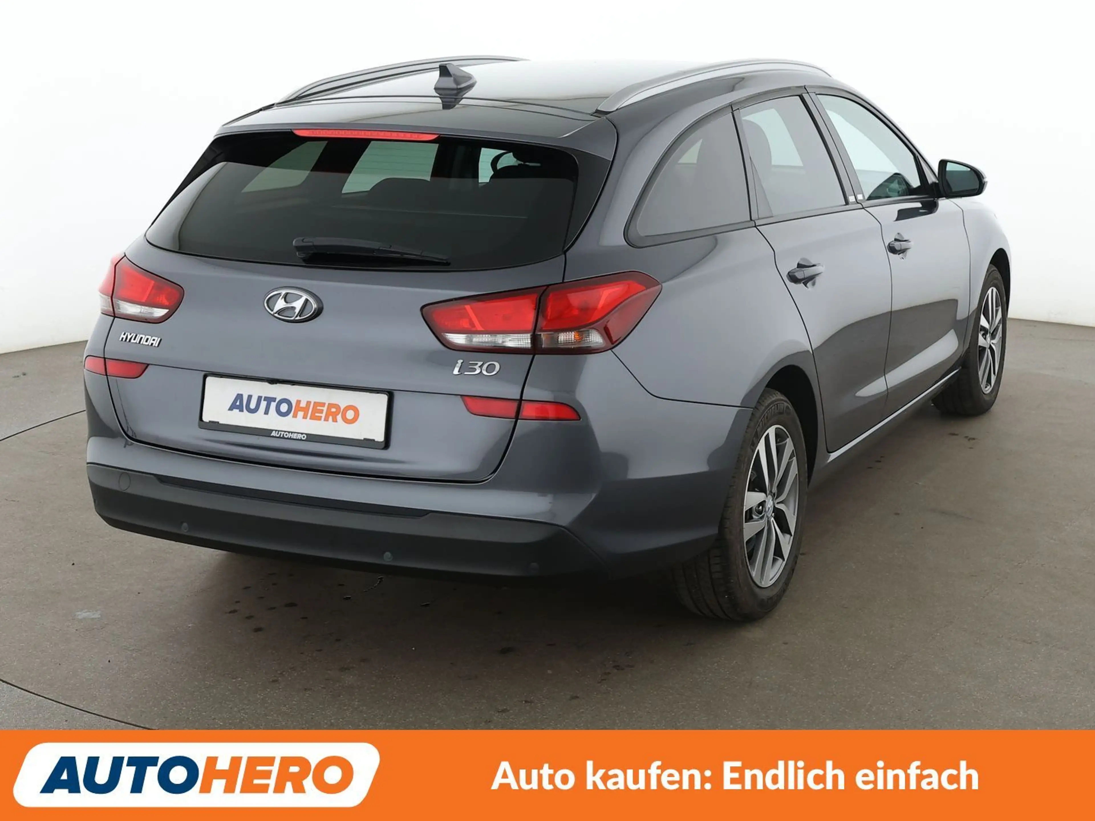 Hyundai i30 1.4 YES!*NAVI*SPUR*CAM*PDC*SHZ*KLIMA* — photo 6