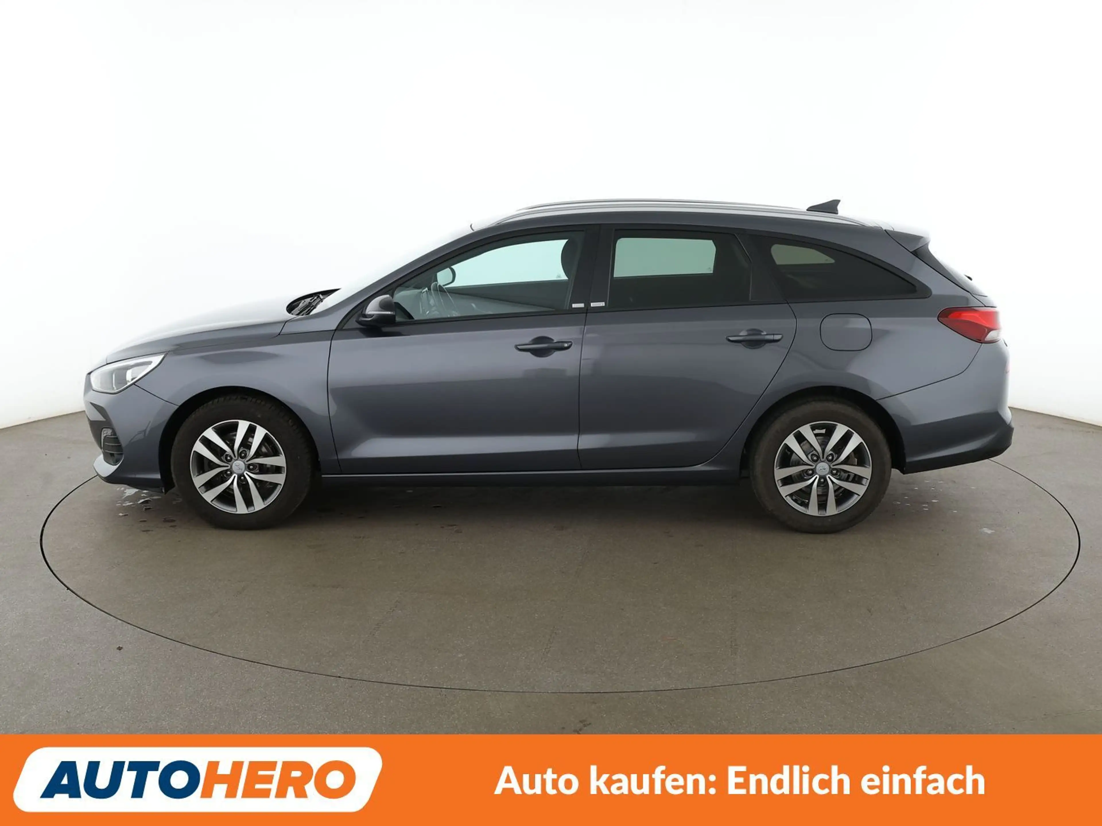 Hyundai i30 1.4 YES!*NAVI*SPUR*CAM*PDC*SHZ*KLIMA* — photo 3