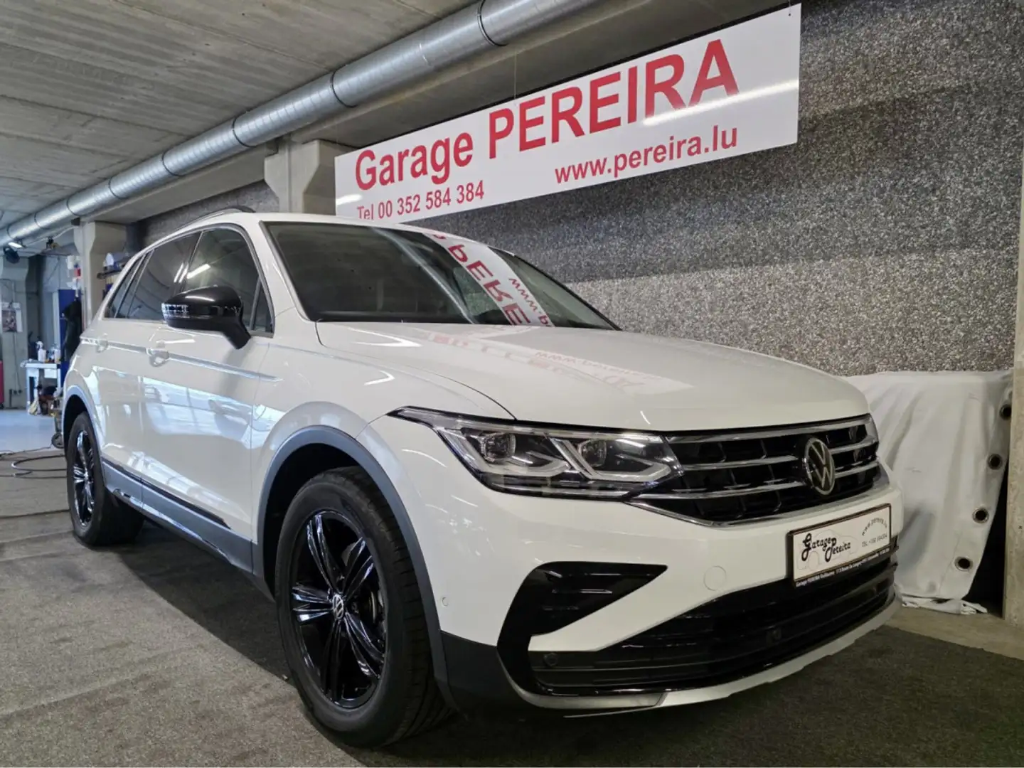 Volkswagen Tiguan 1.5 TSI 150 URBAN SPORT VIRTUAL HEAD UP HARMAN KAR Weiß - 1
