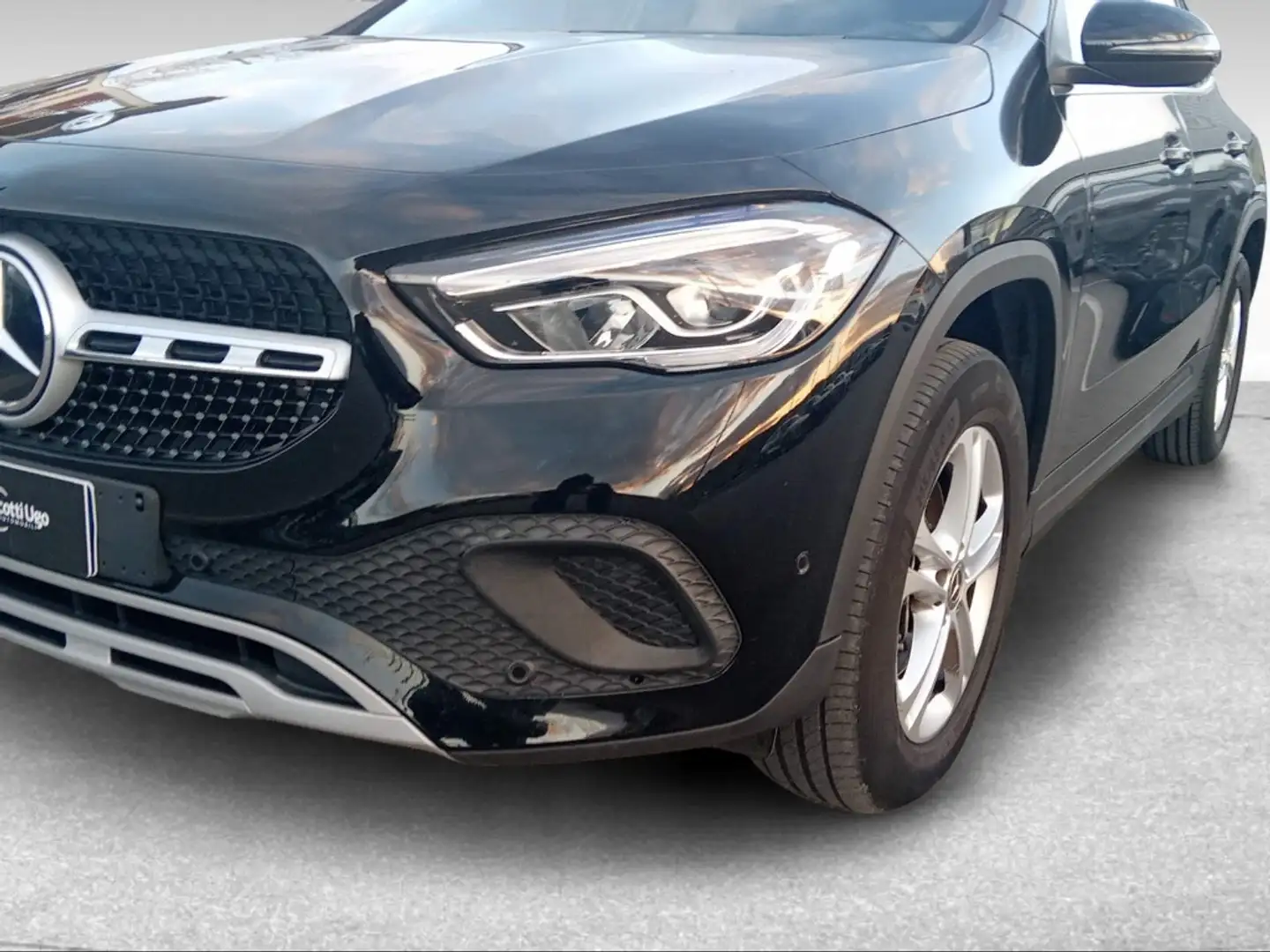 Mercedes-Benz GLA 180 180 d Sport auto Nero - 2