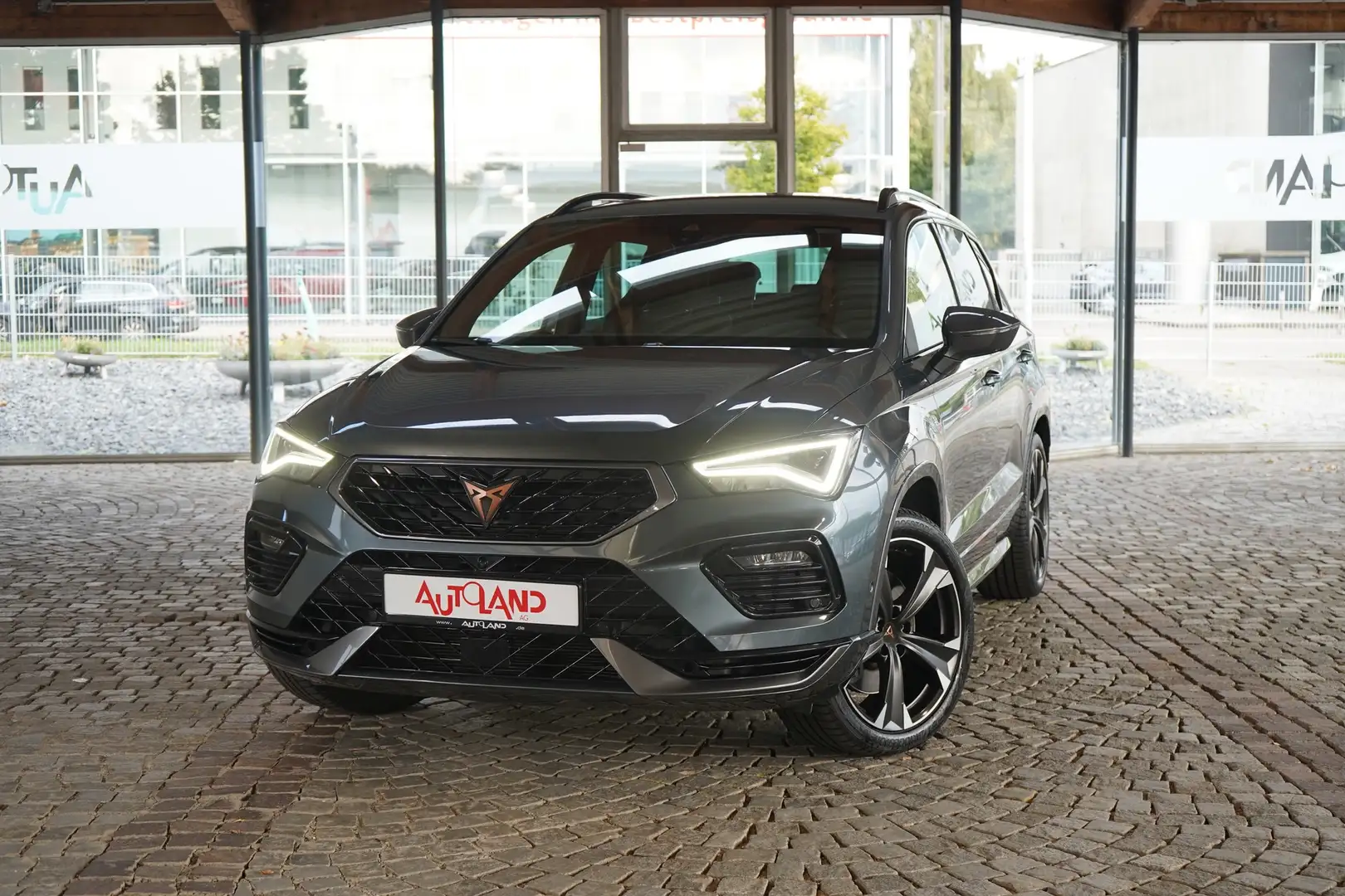 CUPRA Ateca 2.0 TSI 4Drive LED Navi ACC Sitzheizung Grau - 2