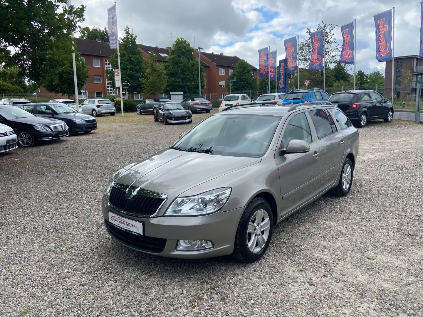 Skoda Octavia Combi 1.2 TSI  Ambiente Gold - 2