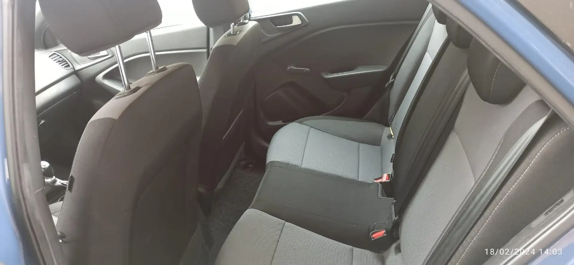 Hyundai i20 5p 1.2 Blackline 84cv - 2