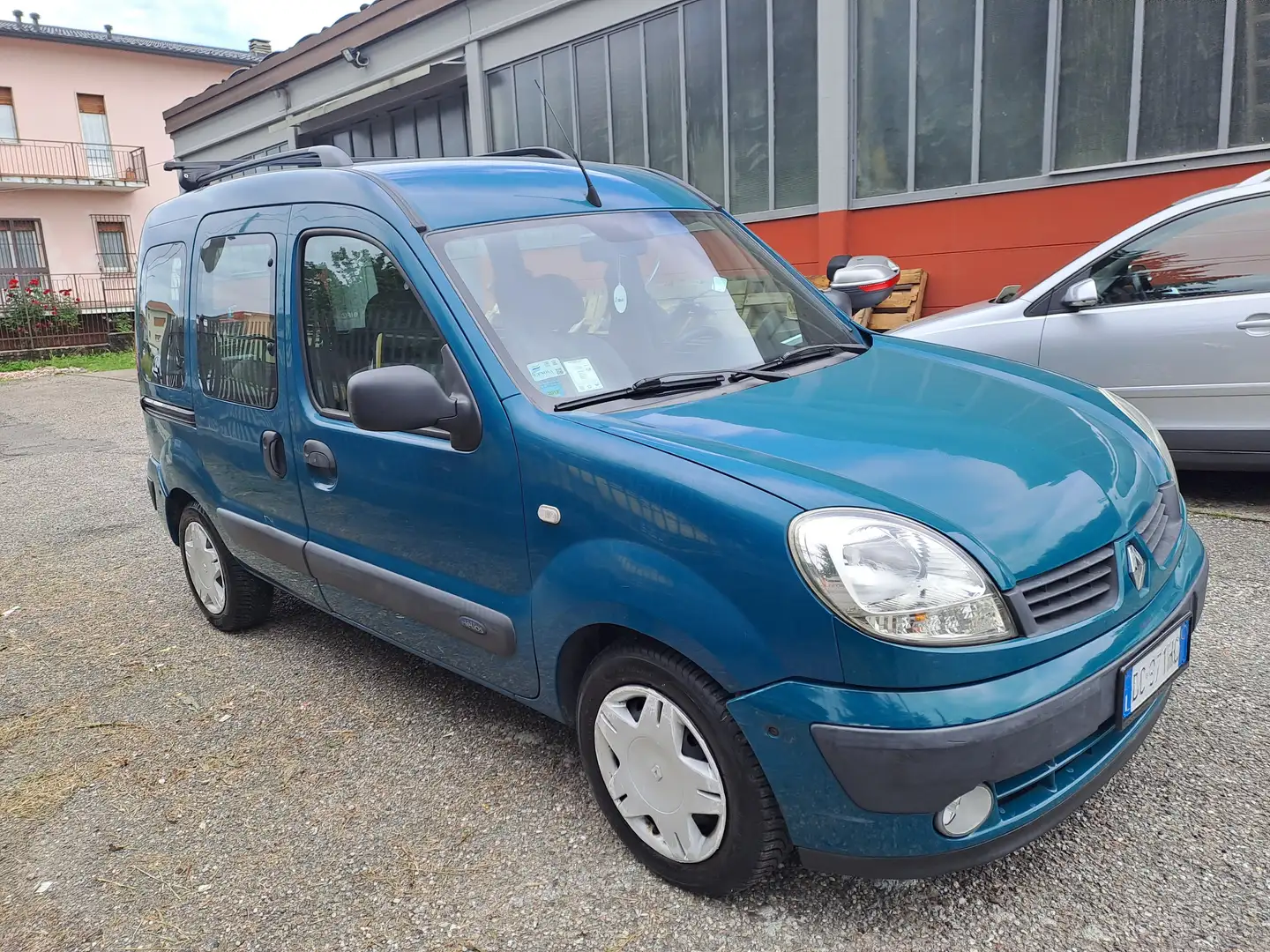 Renault Kangoo 1.6 16v Luxe benzina automatico eu4 Verde - 1