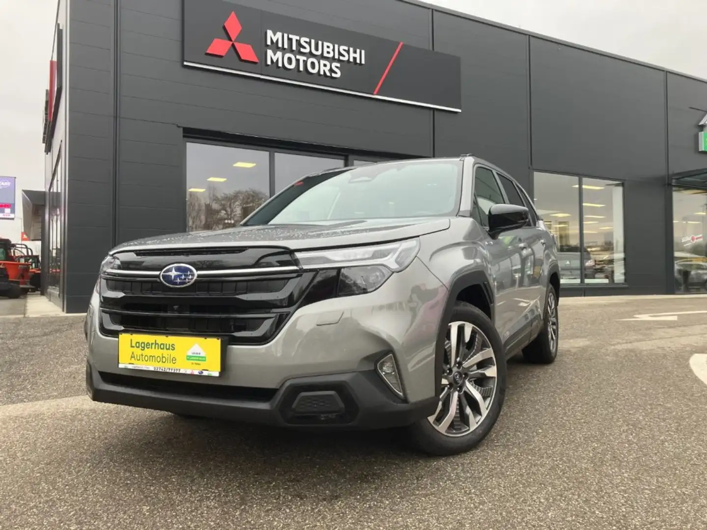 Subaru Forester NEW Forester e-Boxer 2.0i-S Premium 8 Jahre Garantie! Grau - 1