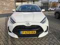 Toyota Yaris 1.5 VVT-i Dynamic ALL-SEASON NAVI LM-VELGEN KEYLES Weiß - thumbnail 26