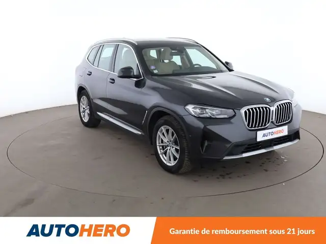 BMW X3 view 8