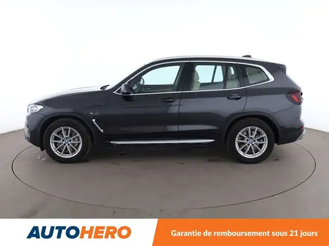 BMW X3 view 3