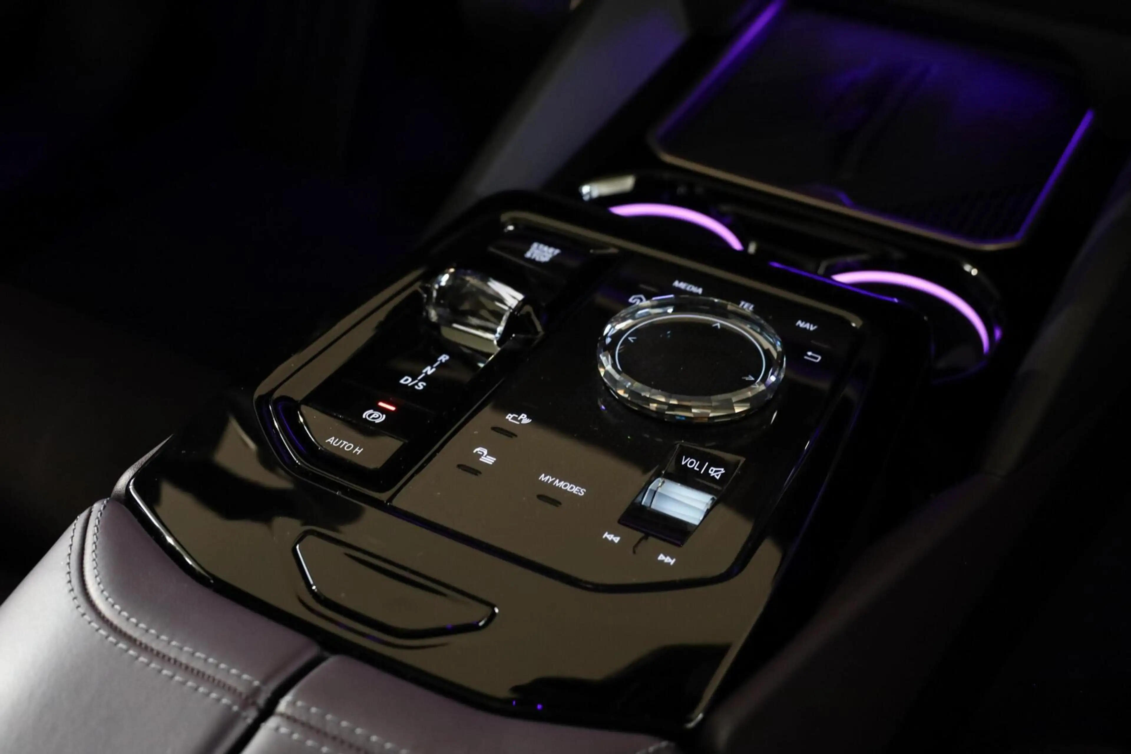 BMW 550 5-serie 550e xDrive — photo 19