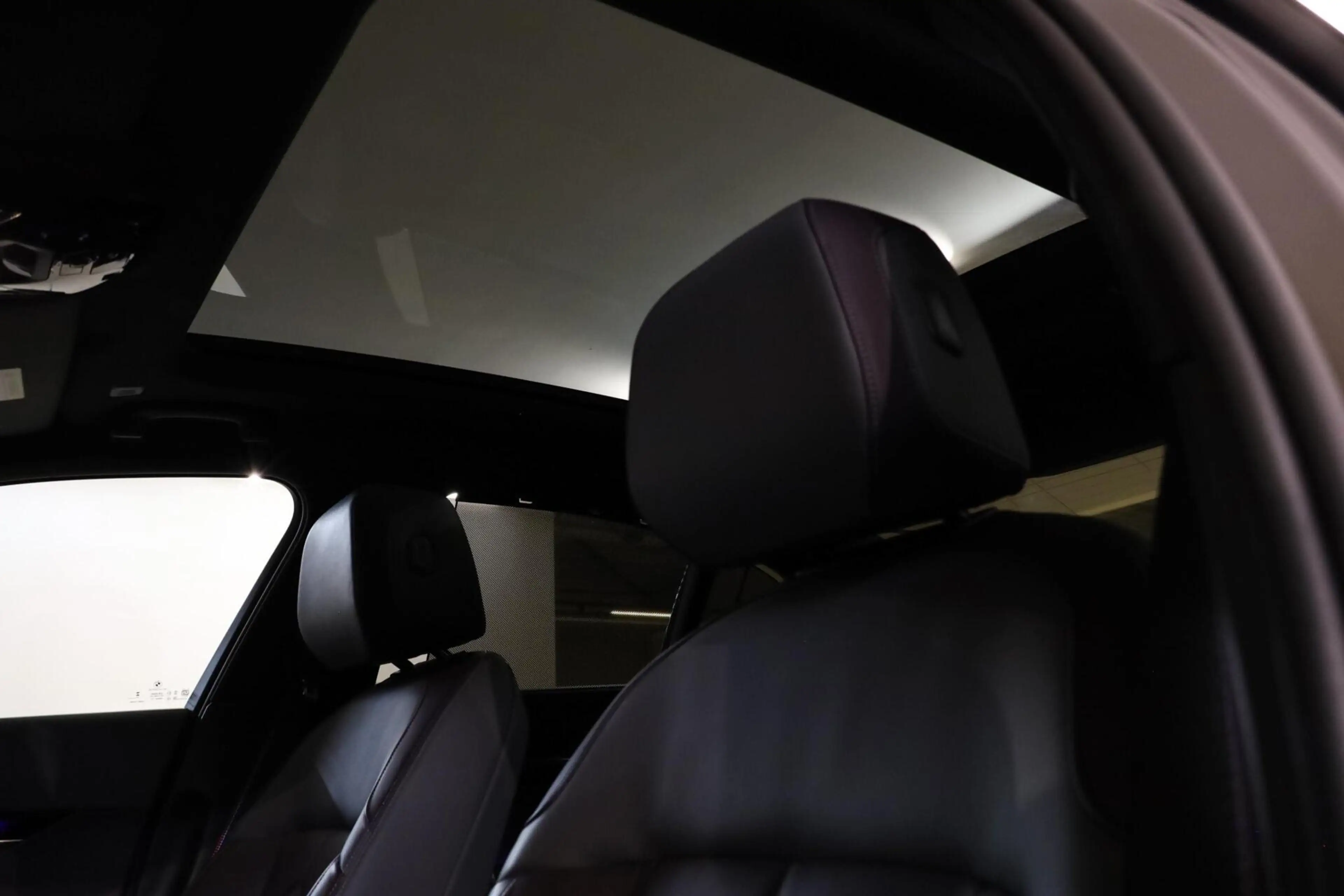 BMW 550 5-serie 550e xDrive — photo 16