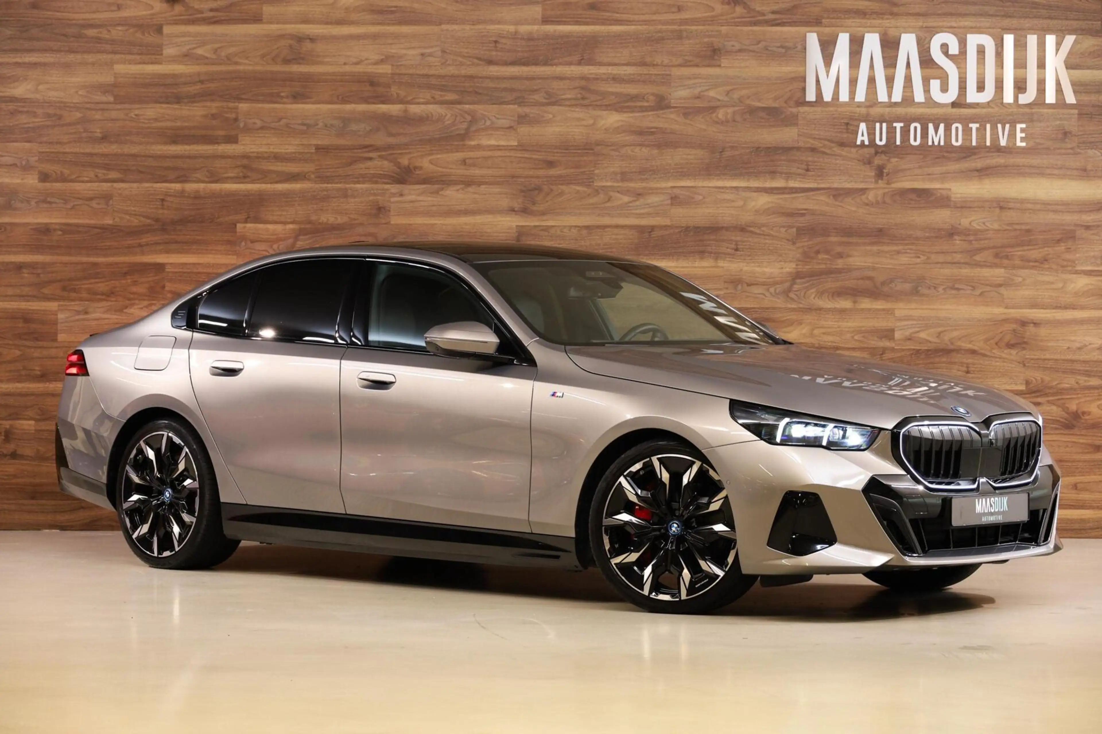 BMW 550 5-serie 550e xDrive — photo 6