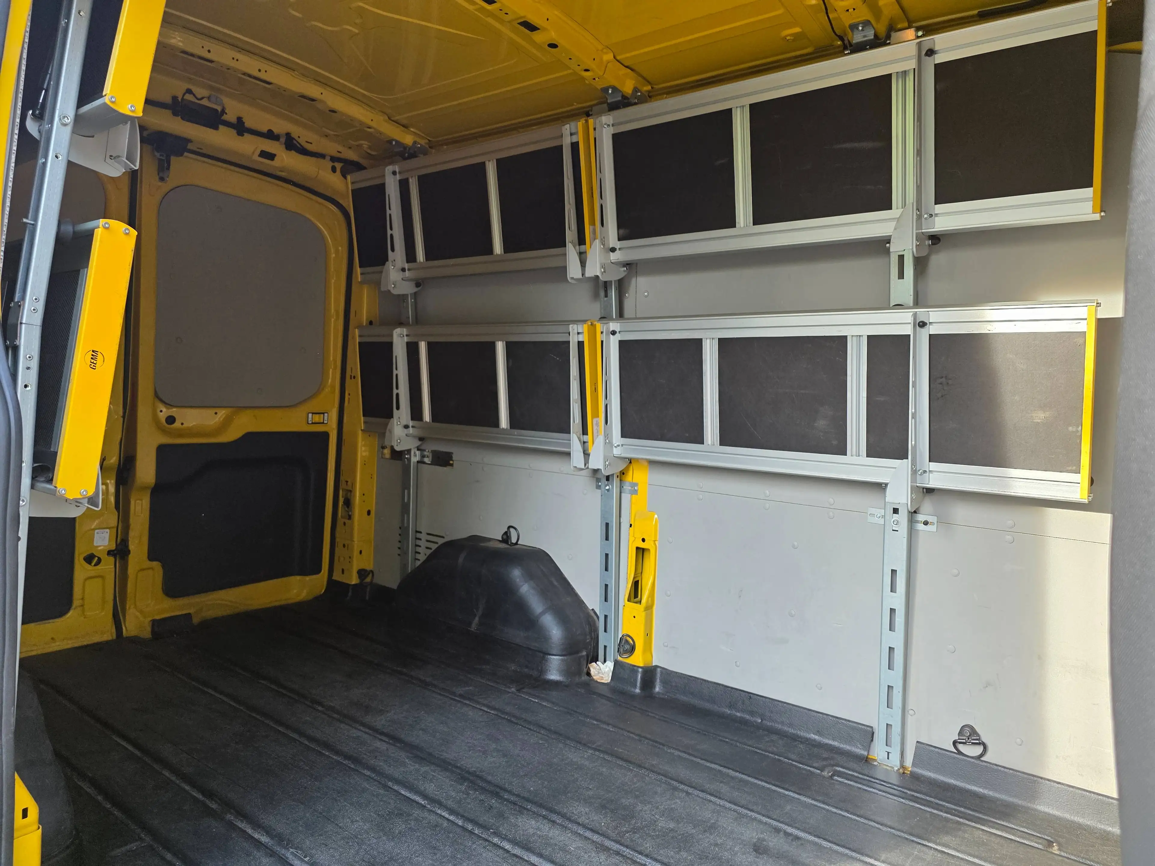 Ford Transit 330 L2 H2 130 PS Klimaautomatik EURO 6D — photo 12