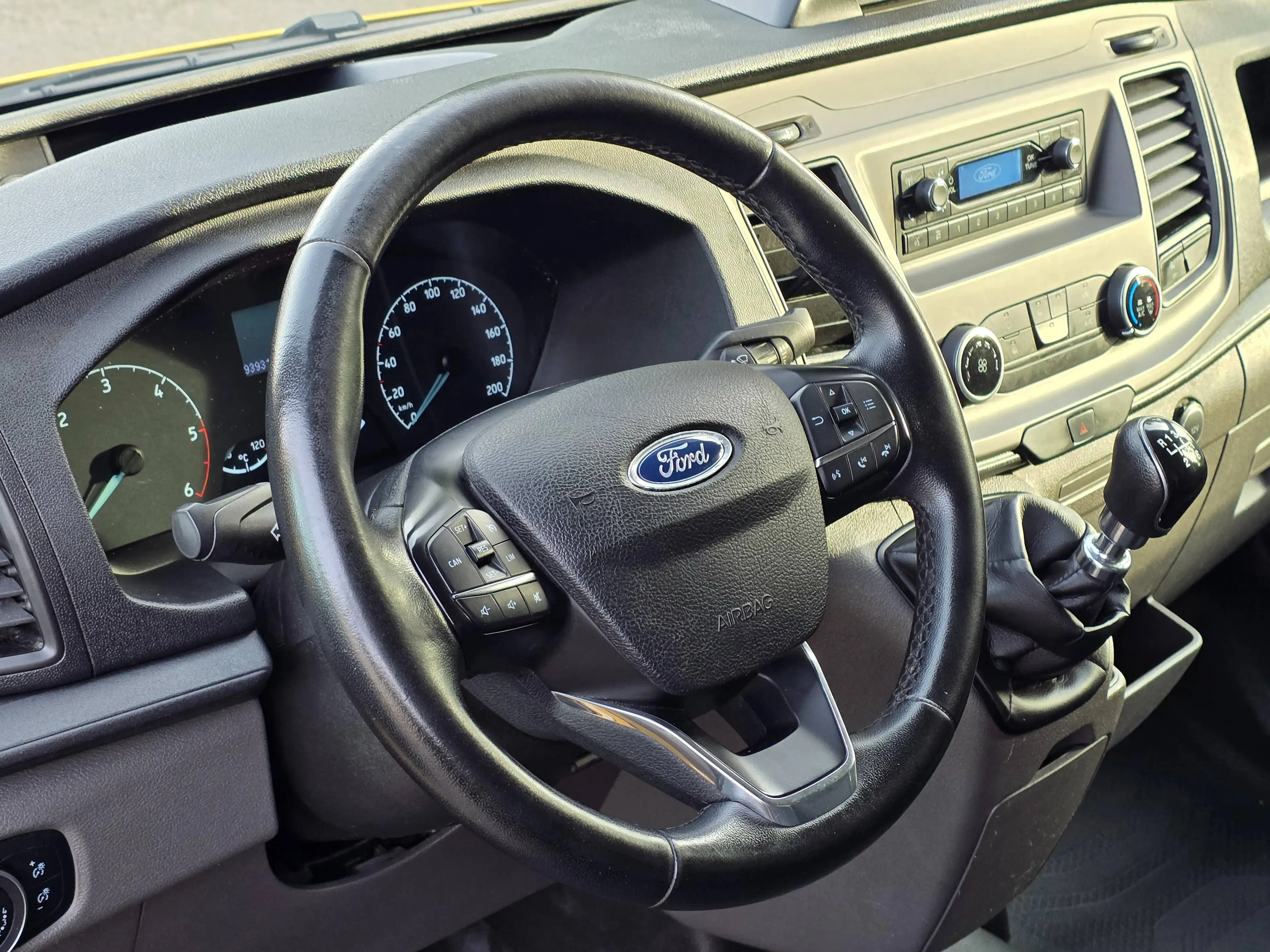 Ford Transit 330 L2 H2 130 PS Klimaautomatik EURO 6D — photo 15