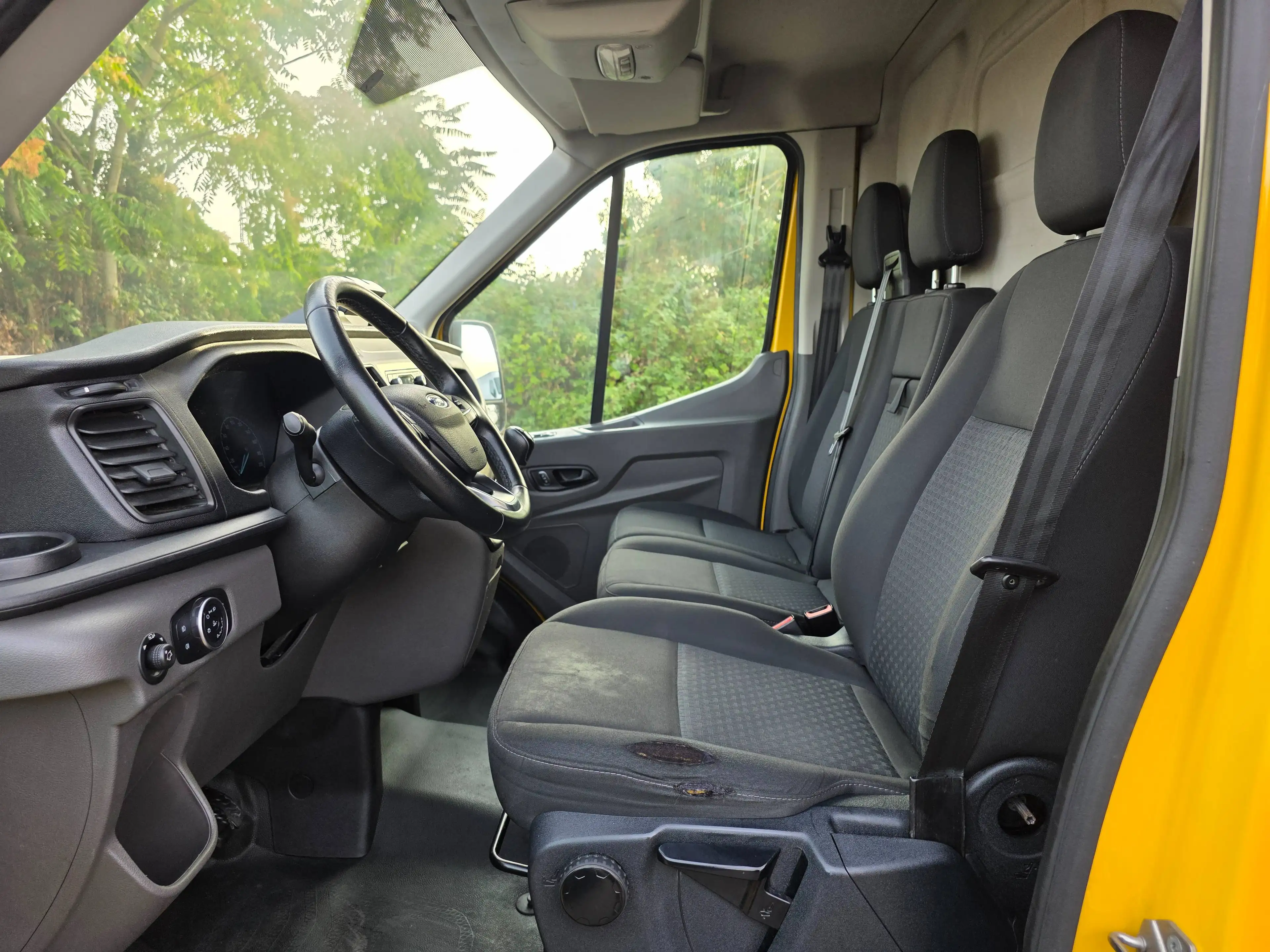 Ford Transit 330 L2 H2 130 PS Klimaautomatik EURO 6D — photo 13