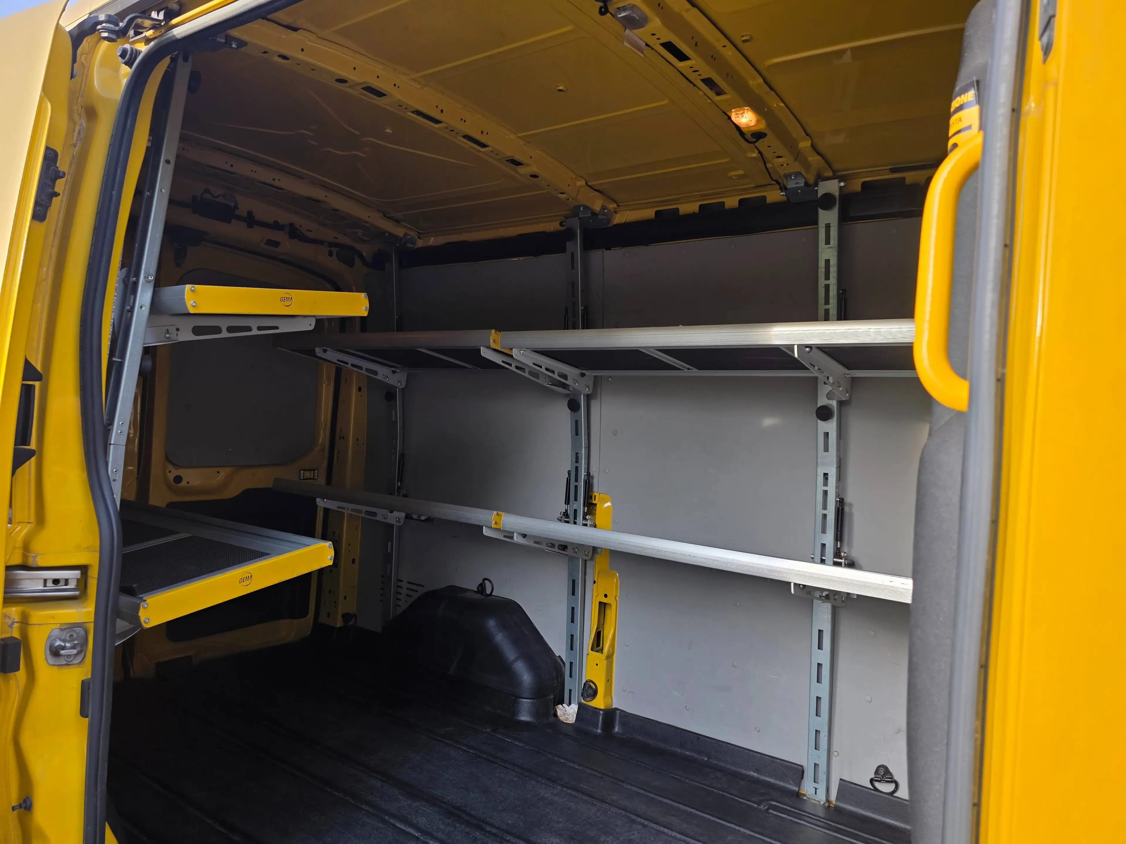 Ford Transit 330 L2 H2 130 PS Klimaautomatik EURO 6D — photo 11