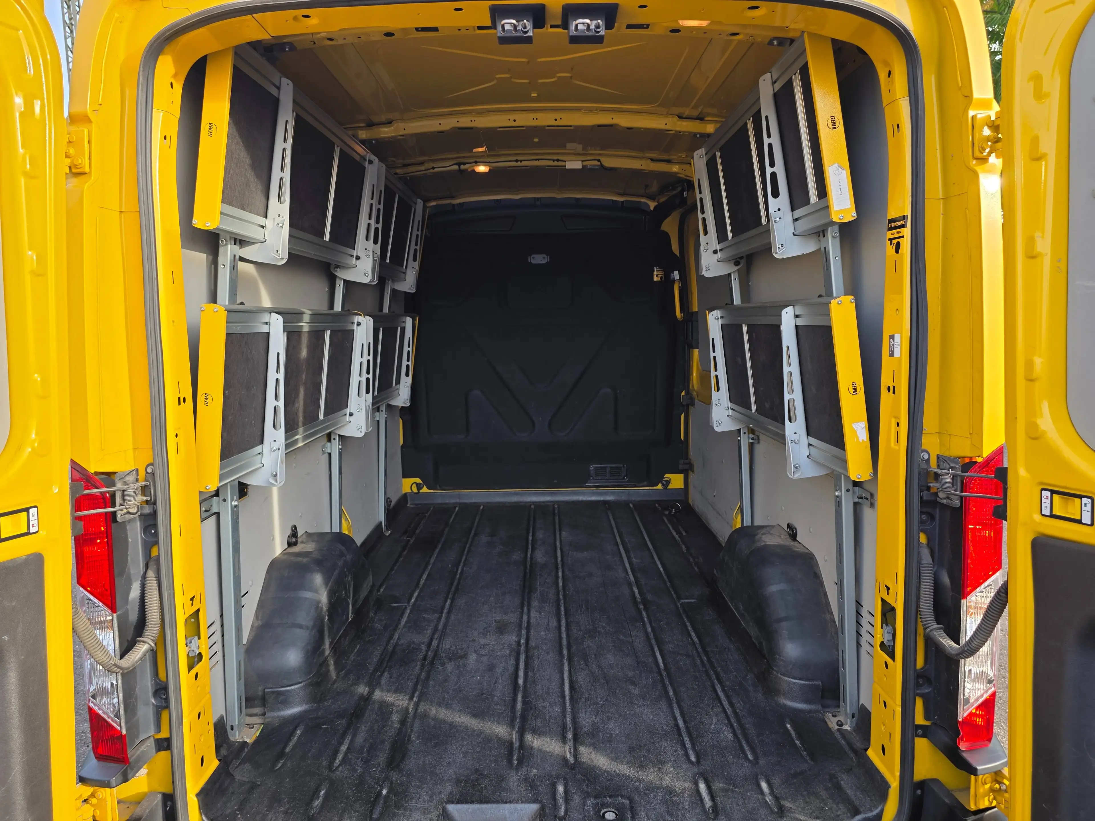 Ford Transit 330 L2 H2 130 PS Klimaautomatik EURO 6D — photo 8