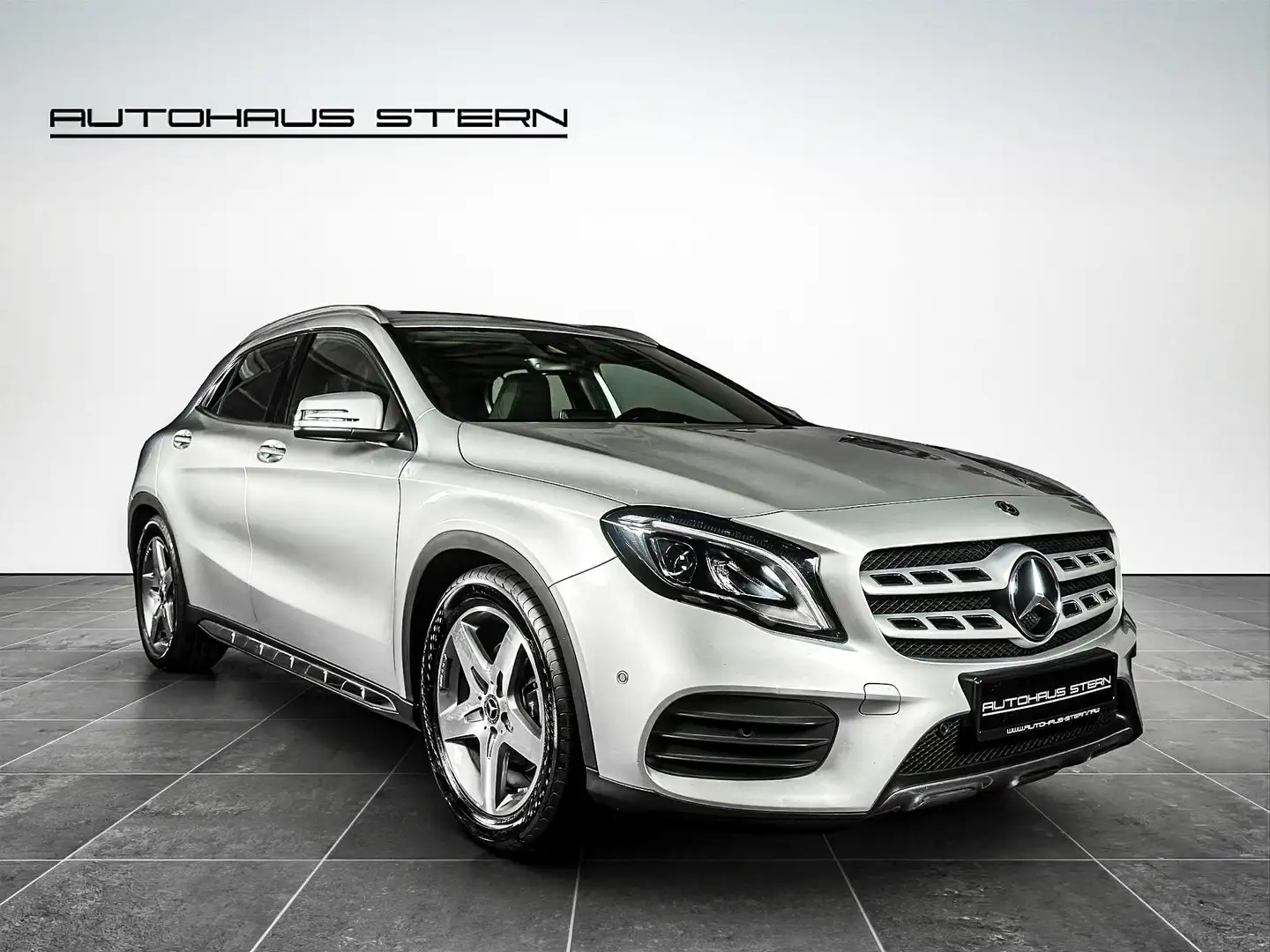 Mercedes-Benz GLA 250 GLA 250 4Matic*AMG Line*LED MultiBeam*SHZ*Kamera Grau - 1